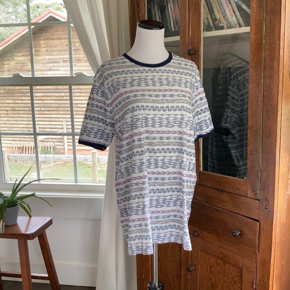 Mossimo Patterned T-shirt W/Navy Trim, Size L